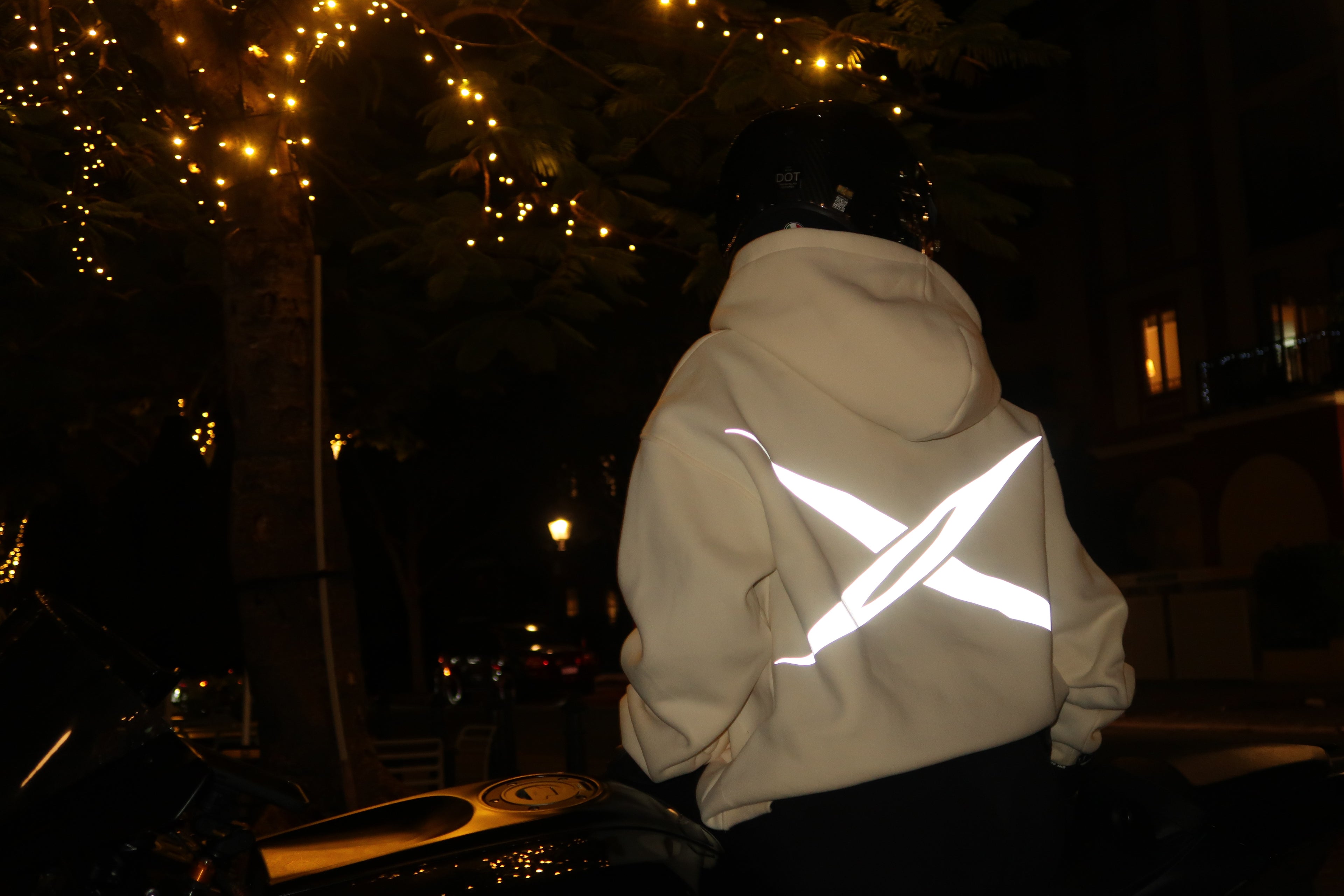 IVORY HOODIE
